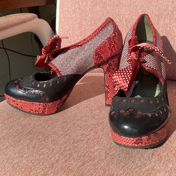 Foolproof by Poetic License ♥️ pumps - Picture 1 of 7